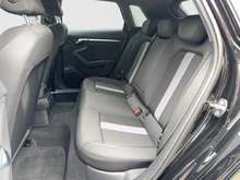 Audi A3 Sportback 30 TFSI advanced in 0E Mythosschwarz Metallic