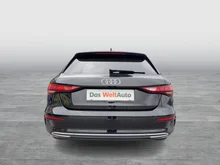Audi A3 Sportback 30 TFSI advanced in 0E Mythosschwarz Metallic