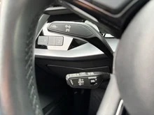 Audi A3 Sportback 30 TFSI advanced in 0E Mythosschwarz Metallic