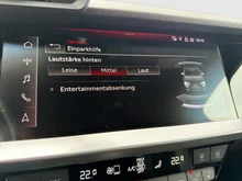 Audi A3 Sportback 30 TFSI advanced in 0E Mythosschwarz Metallic