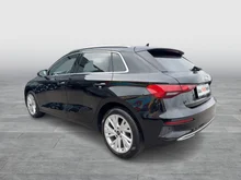 Audi A3 Sportback 30 TFSI advanced in 0E Mythosschwarz Metallic