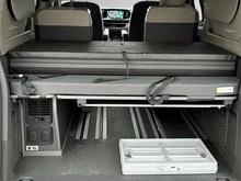VW California Beach eHybrid 180 kW 4M in Reflexsilber Met./Deepblack Perleffekt