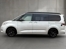 VW California Beach eHybrid 180 kW 4M in Reflexsilber Met./Deepblack Perleffekt