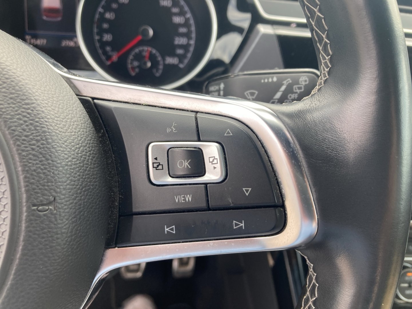 VW Touran Highline TDI SCR | Bild 14 von 17