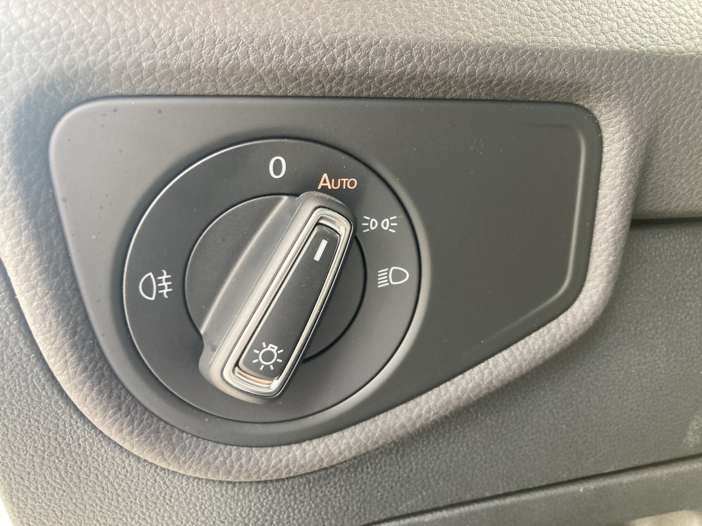 VW Touran Highline TDI SCR | Bild 16 von 17