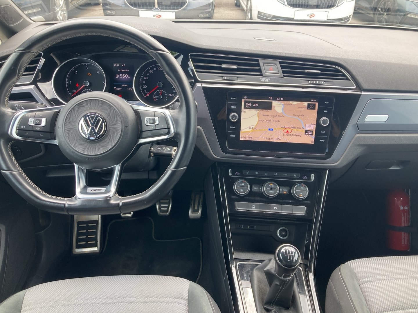VW Touran Highline TDI SCR | Bild 10 von 17