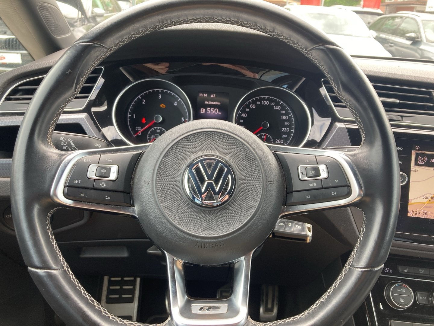 VW Touran Highline TDI SCR | Bild 7 von 17