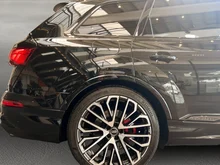 Audi Q7 55 TFSI e quattro S line 290 kW in mythosschwarz metallic