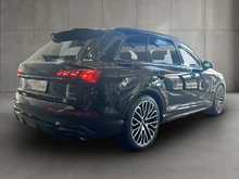 Audi Q7 55 TFSI e quattro S line 290 kW in mythosschwarz metallic