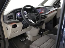 VW Multivan Style �H eHybrid 180 kW 4MOTION in Deepblack Perleffekt