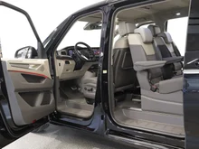 VW Multivan Style �H eHybrid 180 kW 4MOTION in Deepblack Perleffekt