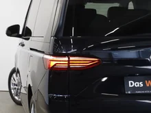 VW Multivan Style �H eHybrid 180 kW 4MOTION in Deepblack Perleffekt