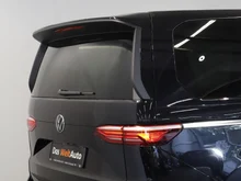VW Multivan Style �H eHybrid 180 kW 4MOTION in Deepblack Perleffekt