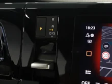 VW Multivan Style �H eHybrid 180 kW 4MOTION in Deepblack Perleffekt