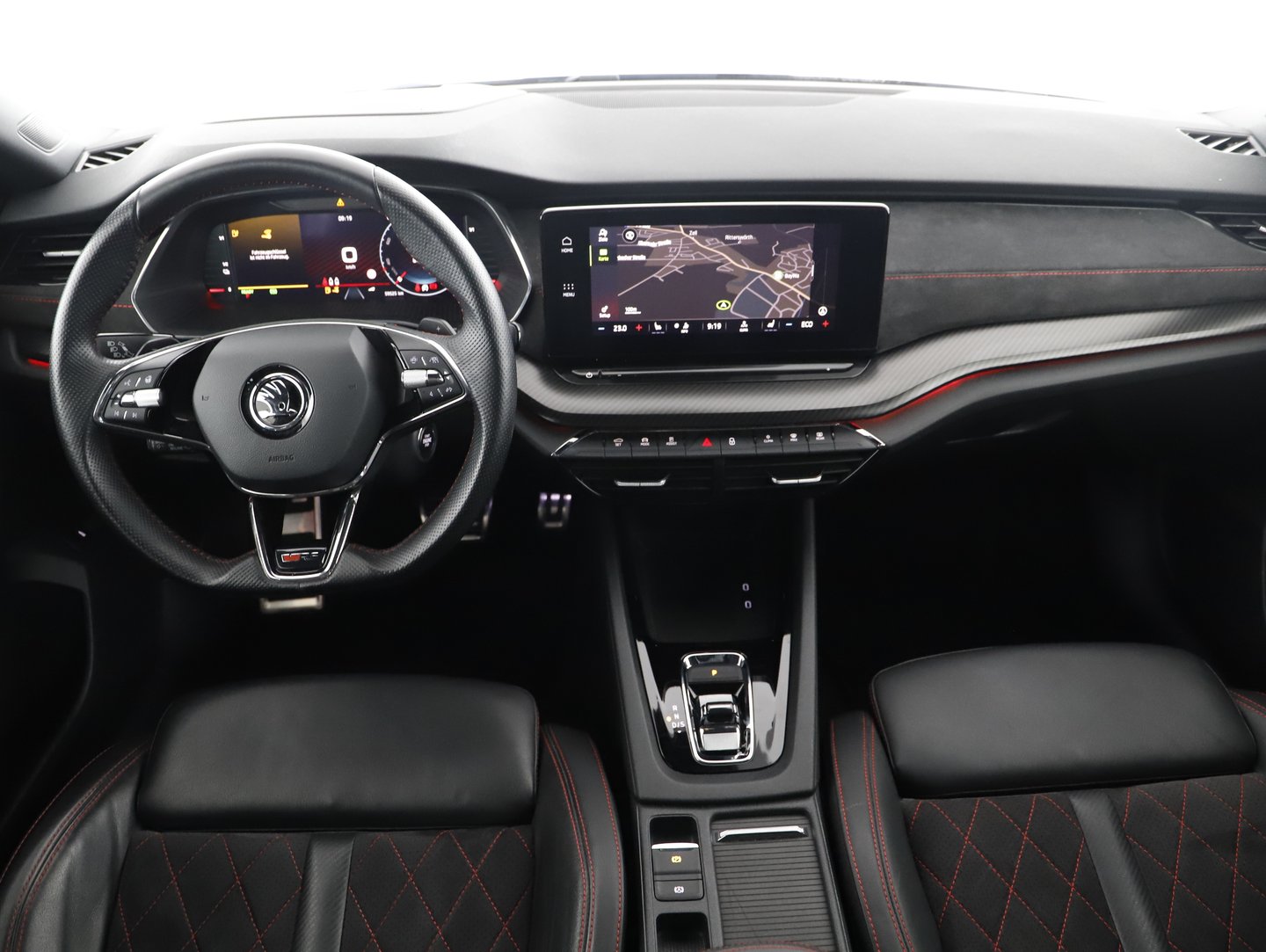 Škoda OCTAVIA Combi RS iV 245 DSG | Bild 6 von 16