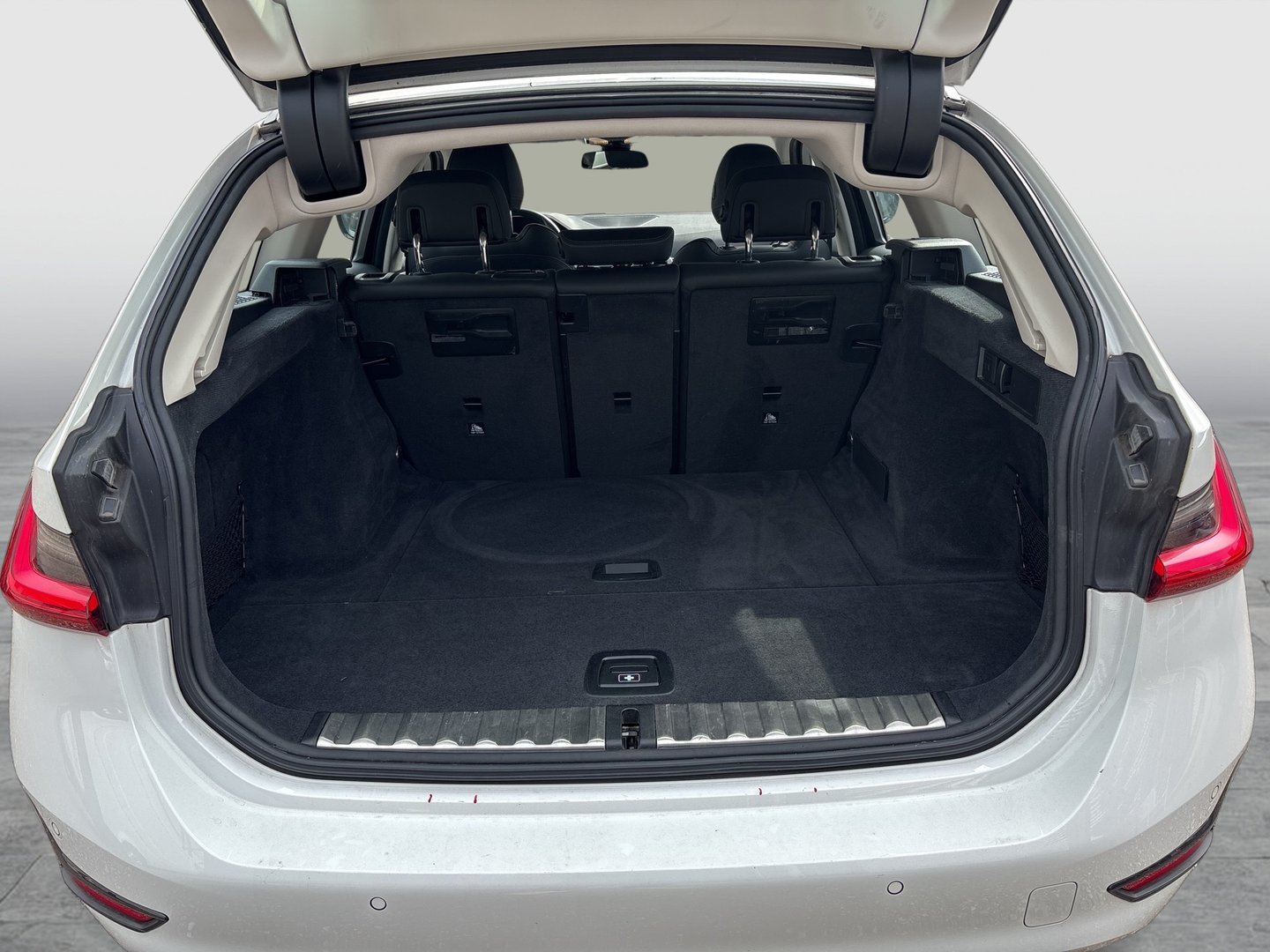 BMW 320d xDrive Touring 48 V Mild-Hybrid-Technologie Aut. | Bild 22 von 25