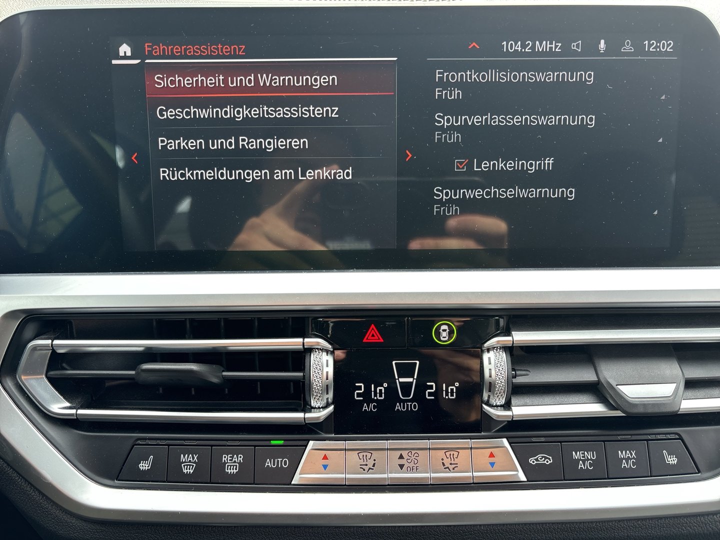 BMW 320d xDrive Touring 48 V Mild-Hybrid-Technologie Aut. | Bild 16 von 25