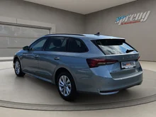 Škoda Octavia Combi Selection TSI mHEV DSG in Smokey Diamond-Silber Metallic