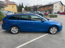 Škoda Octavia Combi Ambition TDI DSG in Race-Blau Metallic