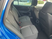 Škoda Octavia Combi Ambition TDI DSG in Race-Blau Metallic