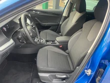 Škoda Octavia Combi Ambition TDI DSG in Race-Blau Metallic