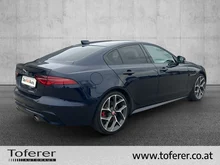 Jaguar XE P300 AWD R-Dynamic HSE Aut. in dunkelblau - metallic