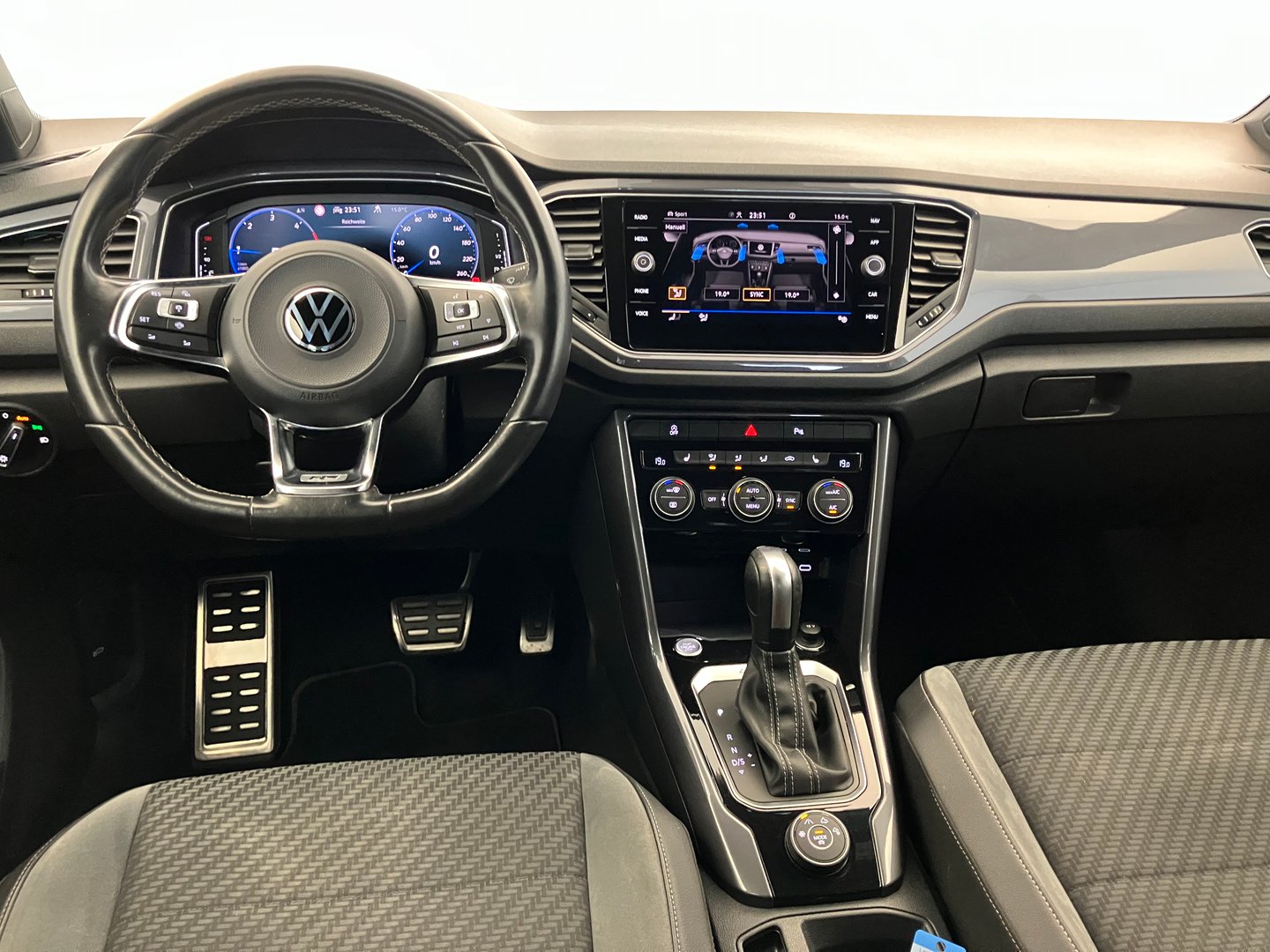 VW T-Roc Sport TDI SCR 4MOTION DSG | Bild 12 von 36