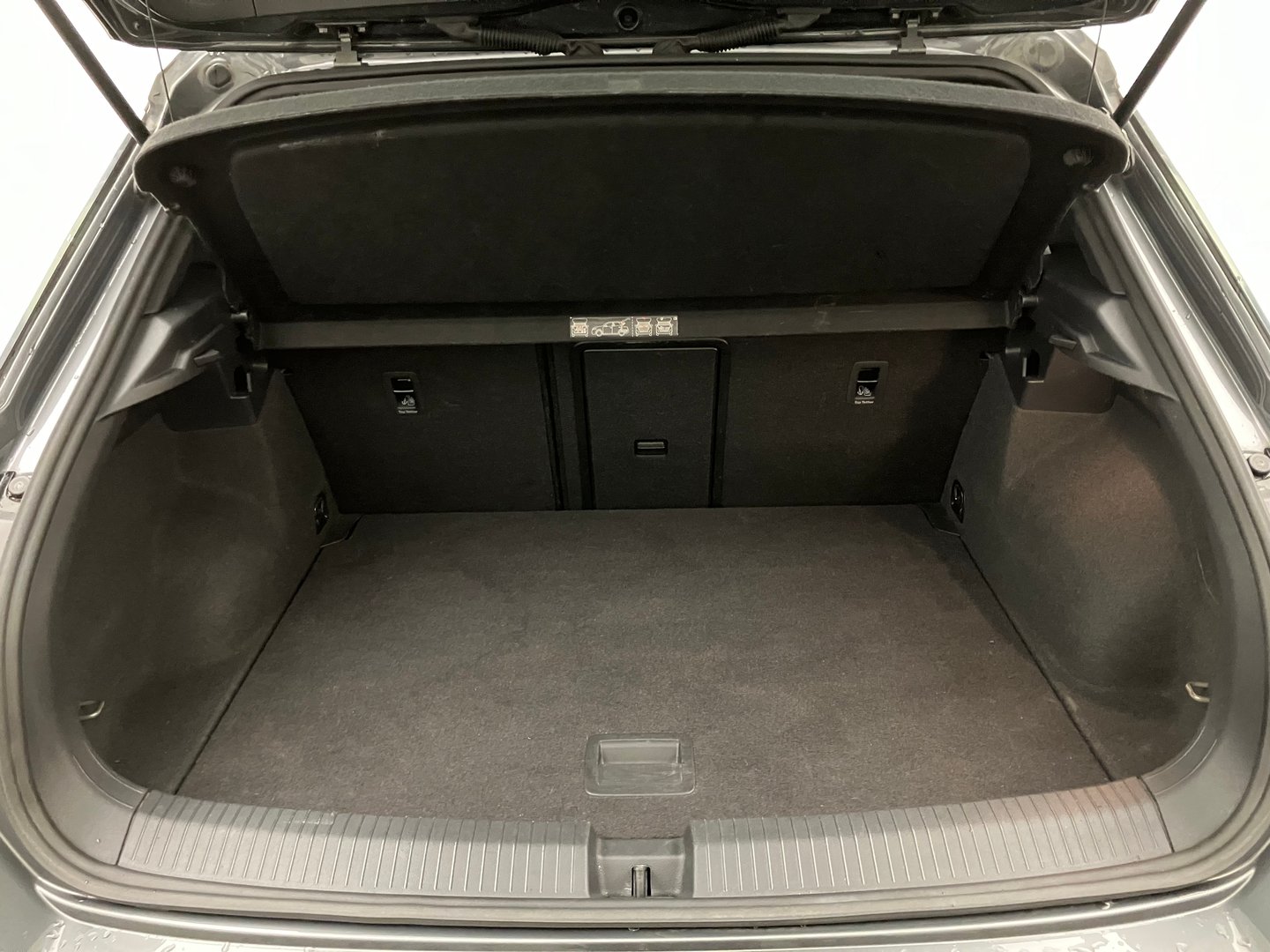 VW T-Roc Sport TDI SCR 4MOTION DSG | Bild 25 von 36