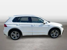 VW Tiguan Highline TDI SCR 4MOTION DSG in Oryxweiß Perlmuttef.