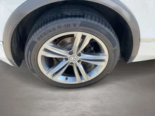 VW Tiguan Highline TDI SCR 4MOTION DSG in Oryxweiß Perlmuttef.
