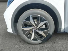 VW ID.4 GTX 4MOTION 250 kW Business -77 kWh in Gletscherweiß Metallic Dach schwarz
