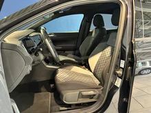 VW Taigo R-Line TSI in DEEP BLACK PERLEFFEKT