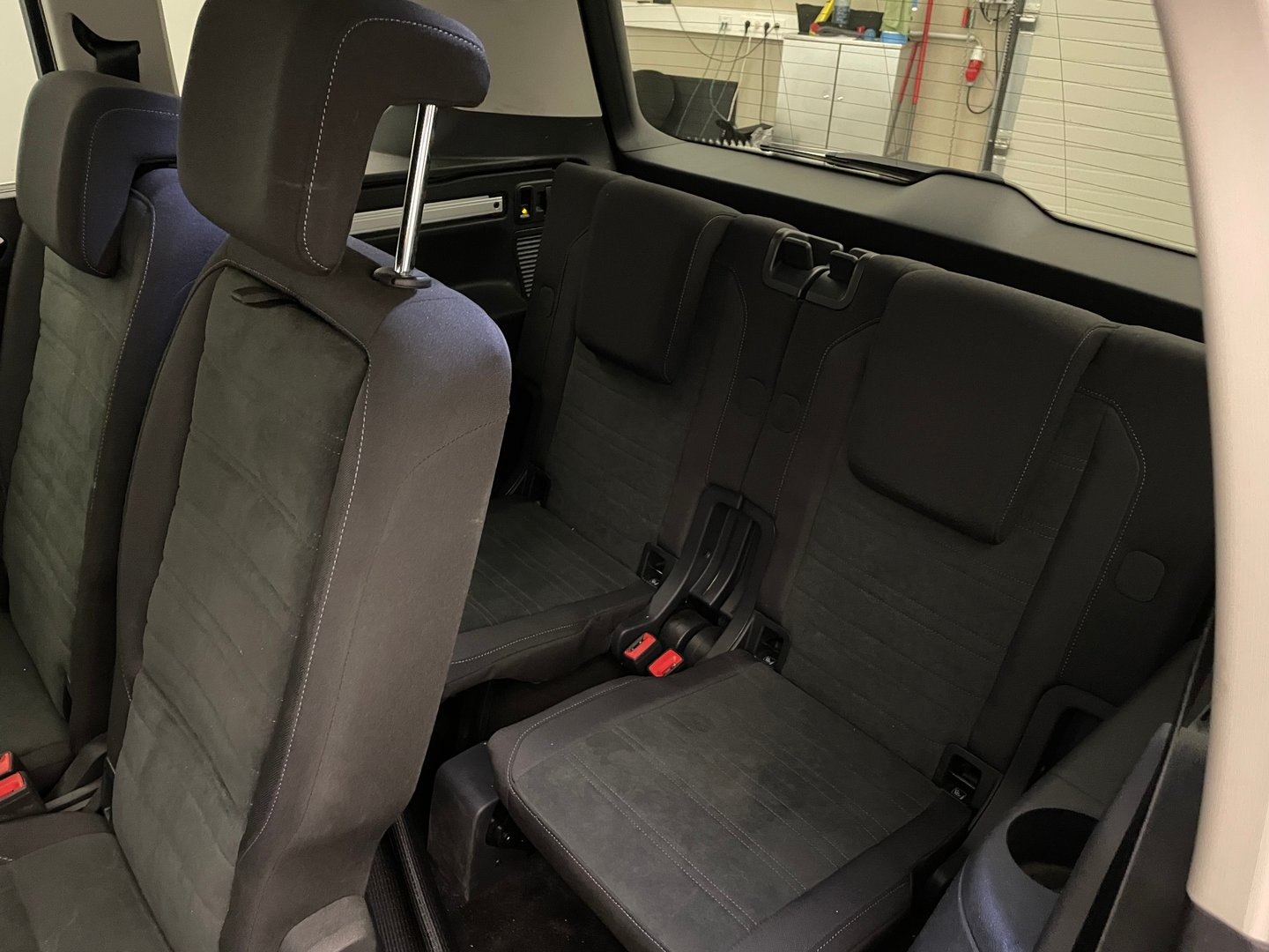 VW Touran Highline TDI SCR DSG 7-Sitzer | Bild 34 von 39