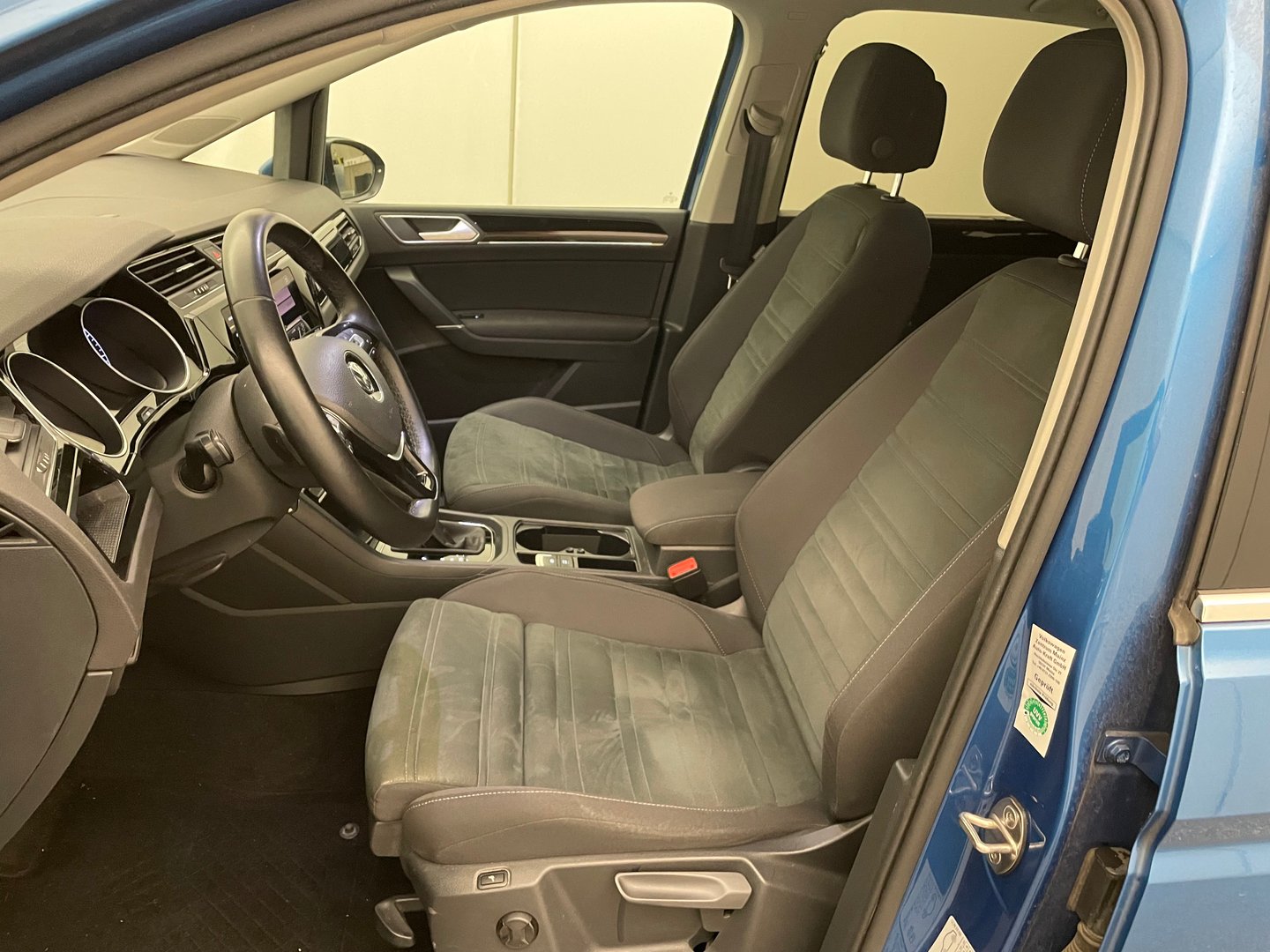 VW Touran Highline TDI SCR DSG 7-Sitzer | Bild 11 von 39