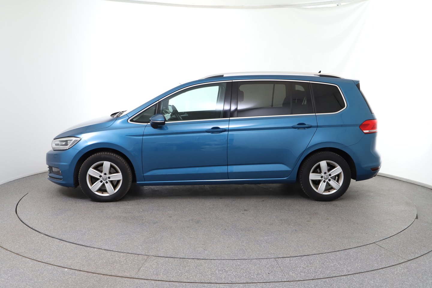 VW Touran Highline TDI SCR DSG 7-Sitzer | Bild 2 von 39