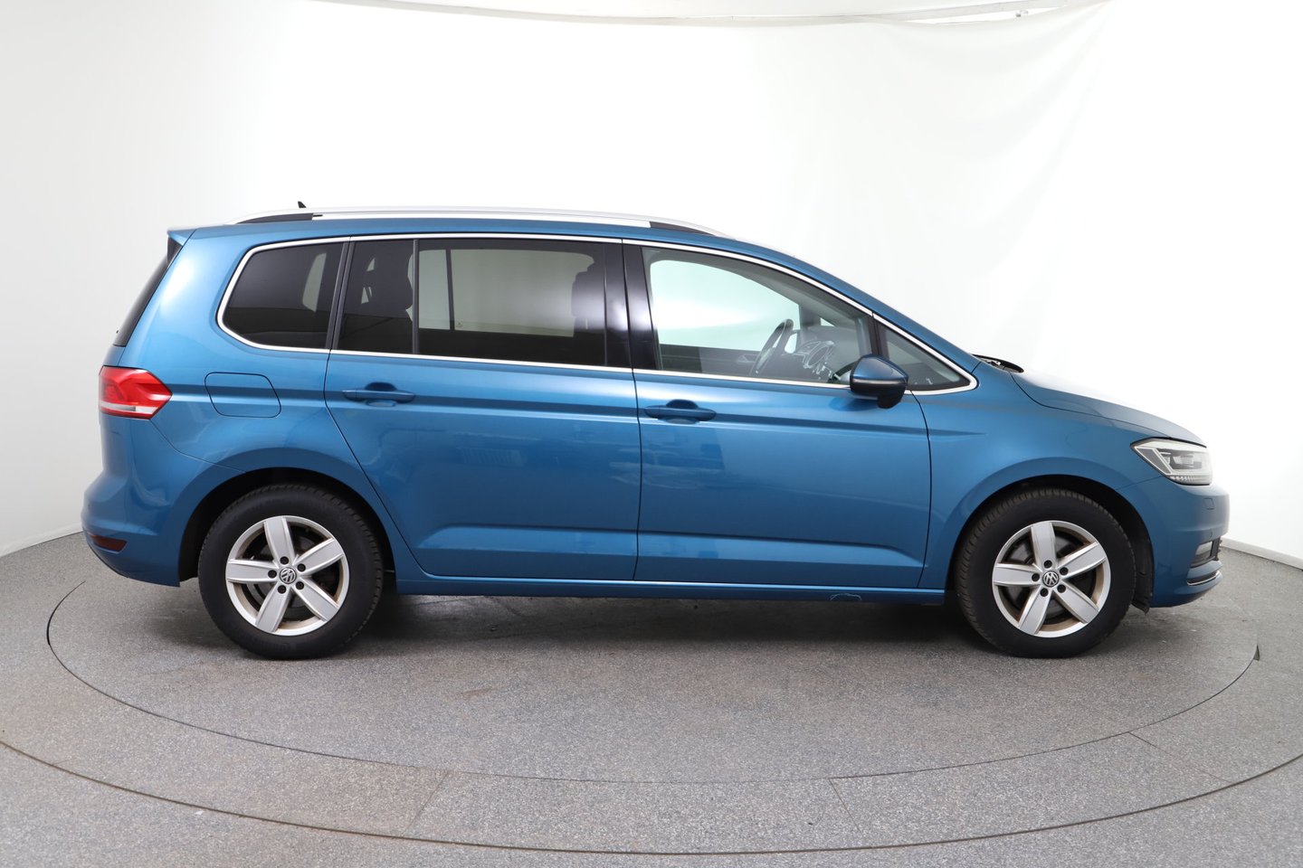 VW Touran Highline TDI SCR DSG 7-Sitzer | Bild 6 von 39