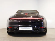 Porsche 911 Carrera S Cabriolet I (992) in tiefschwarzmetallic/schwarz