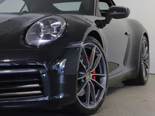 Porsche 911 Carrera S Cabriolet I (992) in tiefschwarzmetallic/schwarz