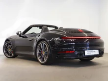 Porsche 911 Carrera S Cabriolet I (992) in tiefschwarzmetallic/schwarz