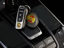 Porsche 911 Carrera S Cabriolet I (992) in tiefschwarzmetallic/schwarz