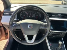 SEAT Arona Xcellence EcoTSI DSG in Rose-Gold Metallic Dach Magnet-Grau