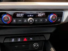 Audi A1 Sportback 25 TFSI intense in Mythosschwarz Metallic