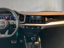 Audi A1 Sportback 25 TFSI intense in Mythosschwarz Metallic