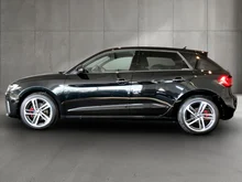 Audi A1 Sportback 25 TFSI intense in Mythosschwarz Metallic