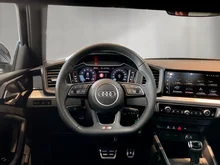 Audi A1 Sportback 25 TFSI intense in Mythosschwarz Metallic