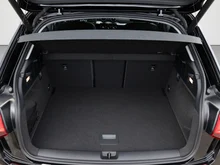Audi Q2 35 TFSI advanced in 0E Mythosschwarz Metallic