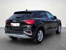 Audi Q2 35 TFSI advanced in 0E Mythosschwarz Metallic