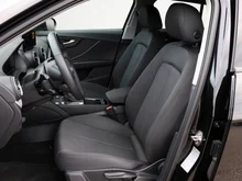 Audi Q2 35 TFSI advanced in 0E Mythosschwarz Metallic
