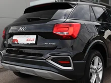 Audi Q2 35 TFSI advanced in 0E Mythosschwarz Metallic