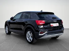 Audi Q2 35 TFSI advanced in 0E Mythosschwarz Metallic